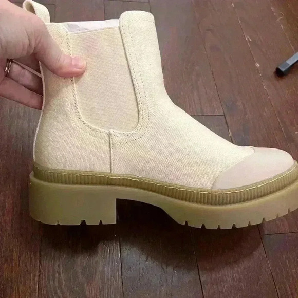 Brand New Olivia  Miller Zadie Boots in Ivory Size 7.5 - Picture 9 of 11